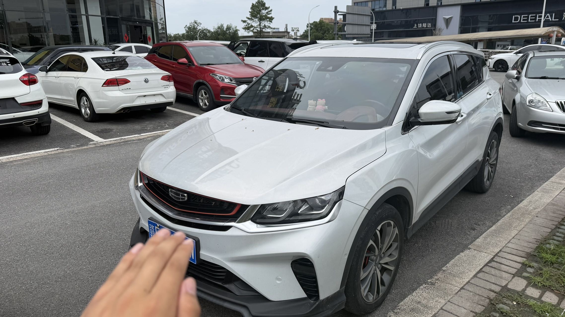 GEELY Coolray 2019 car image #2