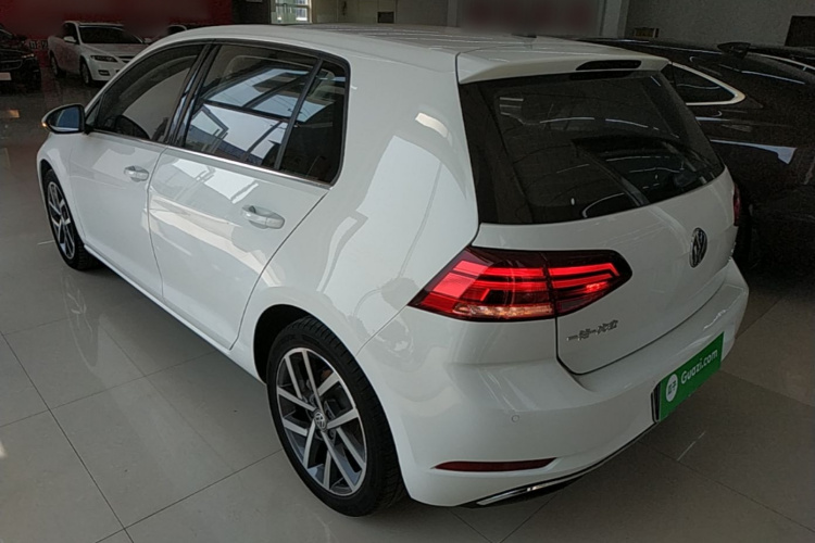 Volkswagen Golf 2020 car image #5