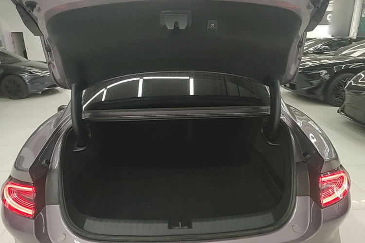 MI SU7 2024 immagine di auto #19