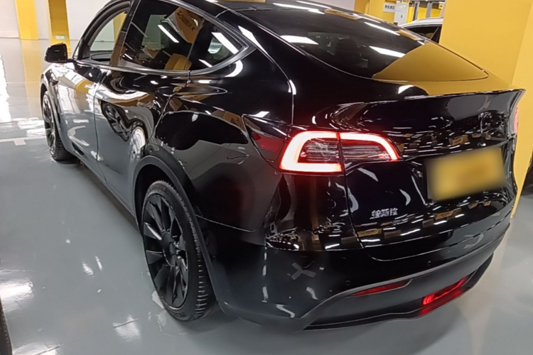 Tesla Model Y 2022 car image #7