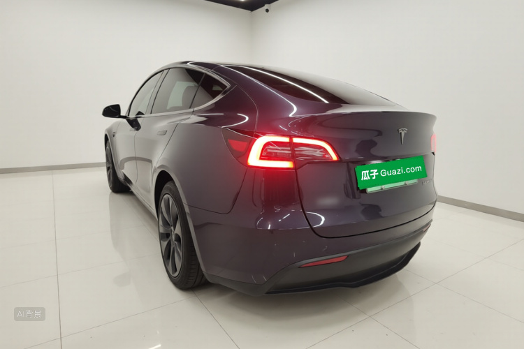 Tesla Model Y 2024 #5 Tesla Model Y 2024 car image #5
