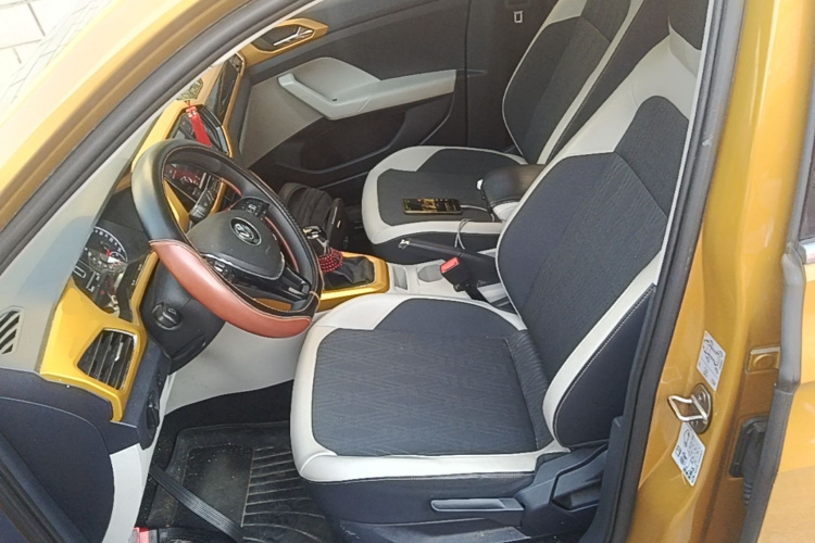 Volkswagen T-Cross 2019 #15 Volkswagen T-Cross 2019 car image #15