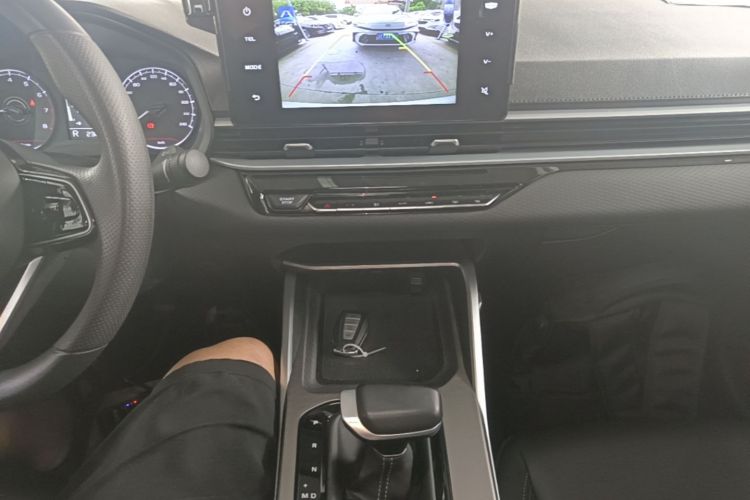 GEELY Emgrand 2025 car image #14