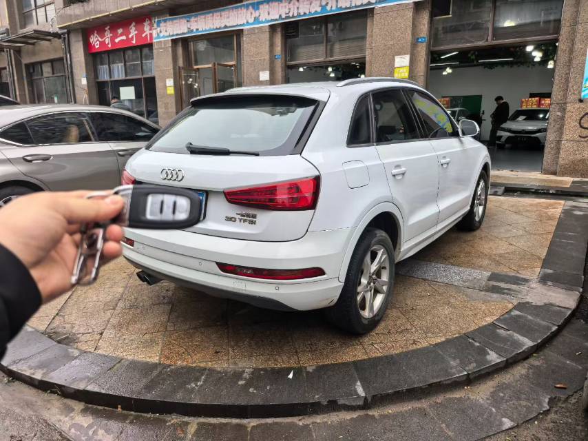 Audi Q3 2019 car image #4