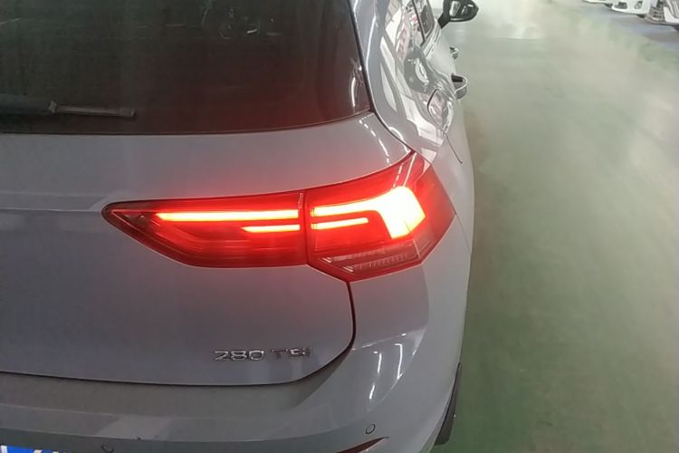 Volkswagen Golf 2021 car image #8