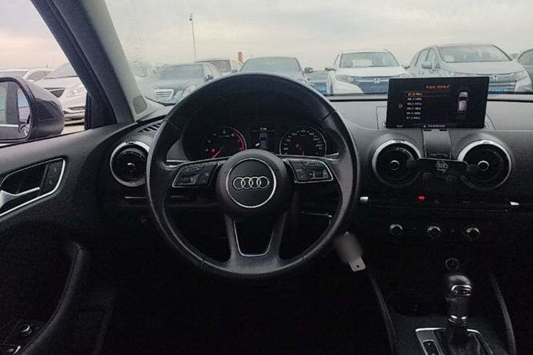Audi A3 2019 image de voiture #11