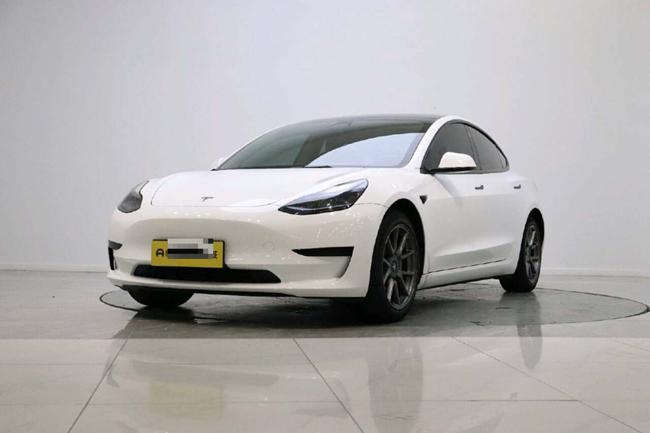Tesla Model 3 2023 car image #2