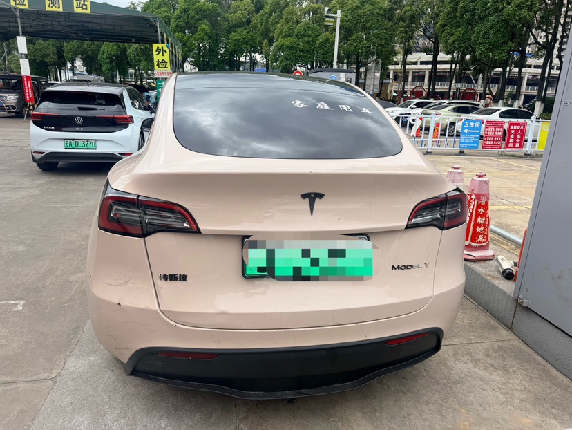 Tesla Model Y 2023 #5 Tesla Model Y 2023 immagine di auto #5