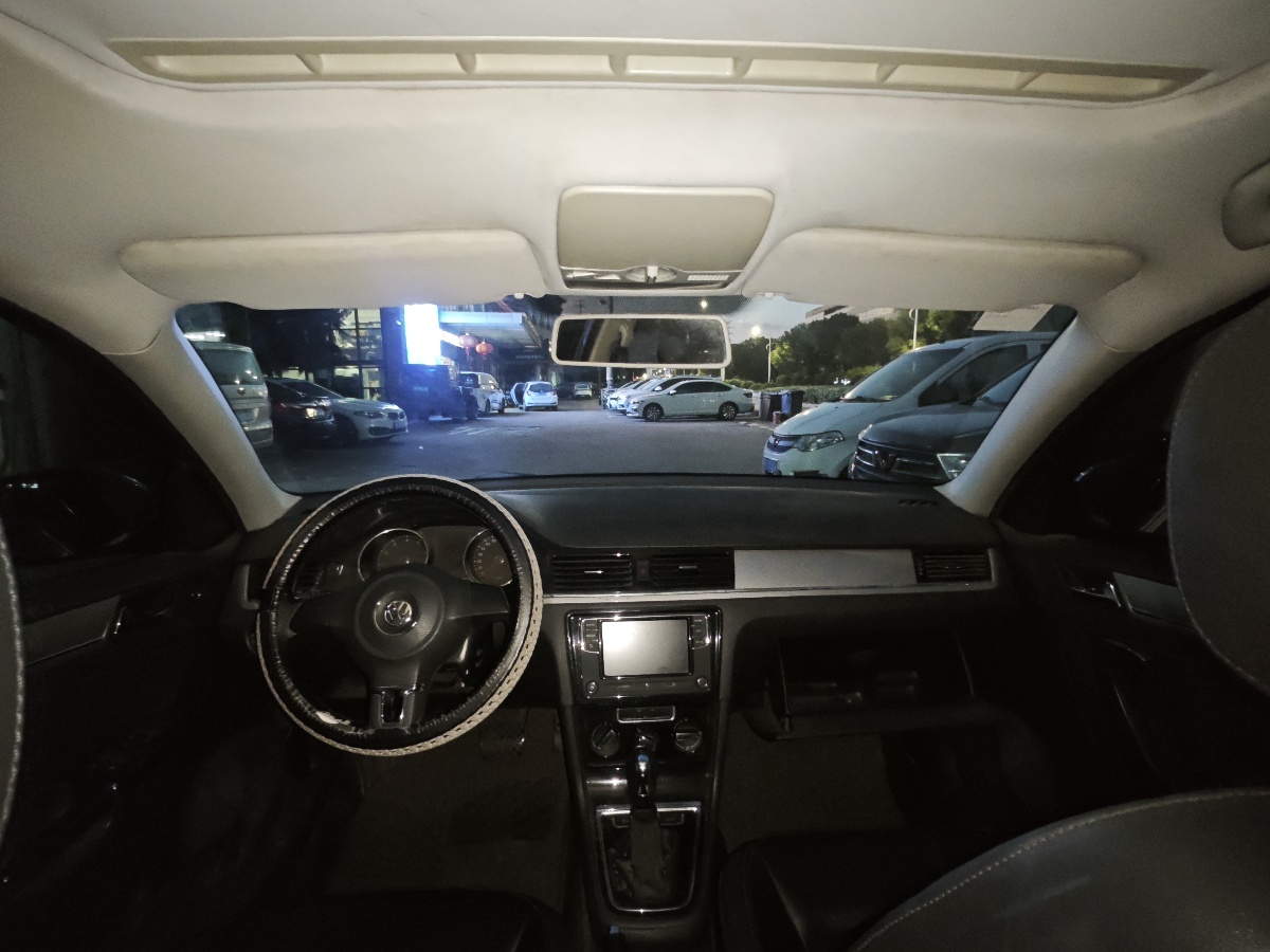 Volkswagen Bora 2014 car image #8