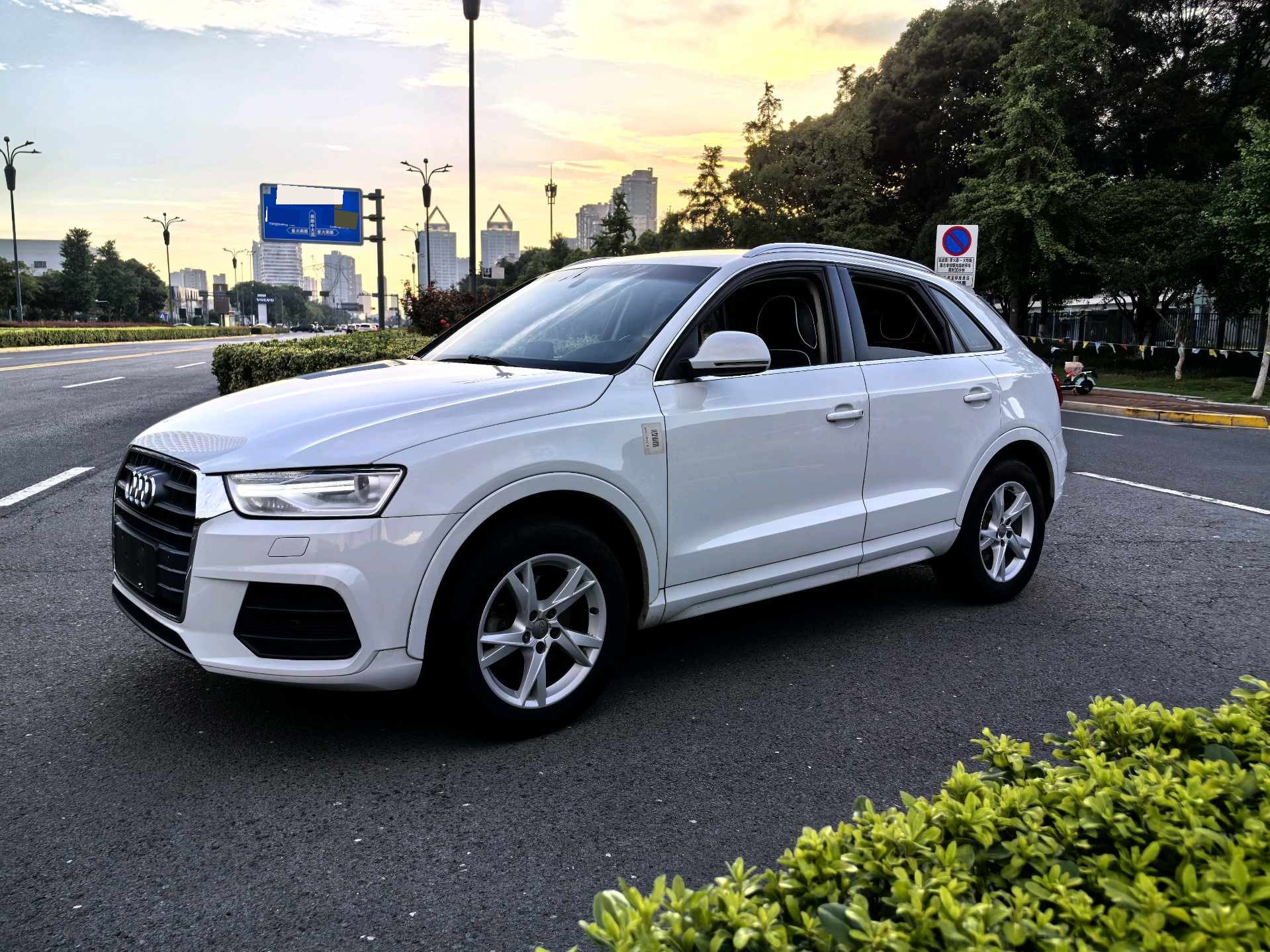2016 2016 car image