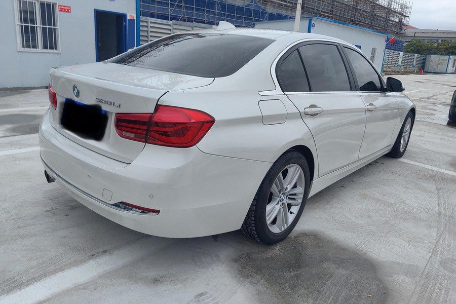 BMW 3 Series 2017 car image #2