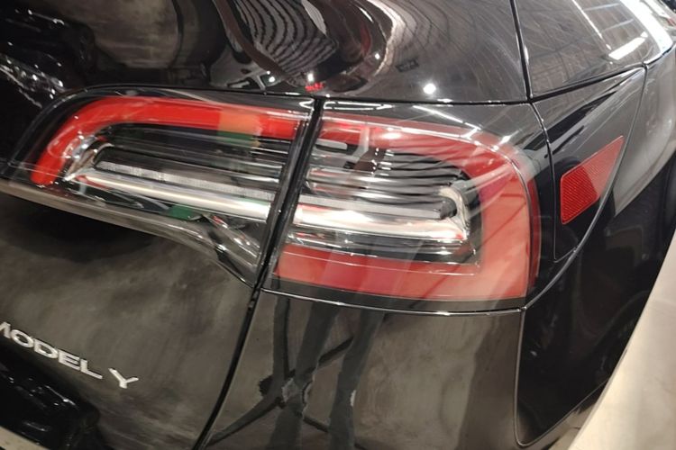 Tesla Model Y 2022 #8 Tesla Model Y 2022 car image #8