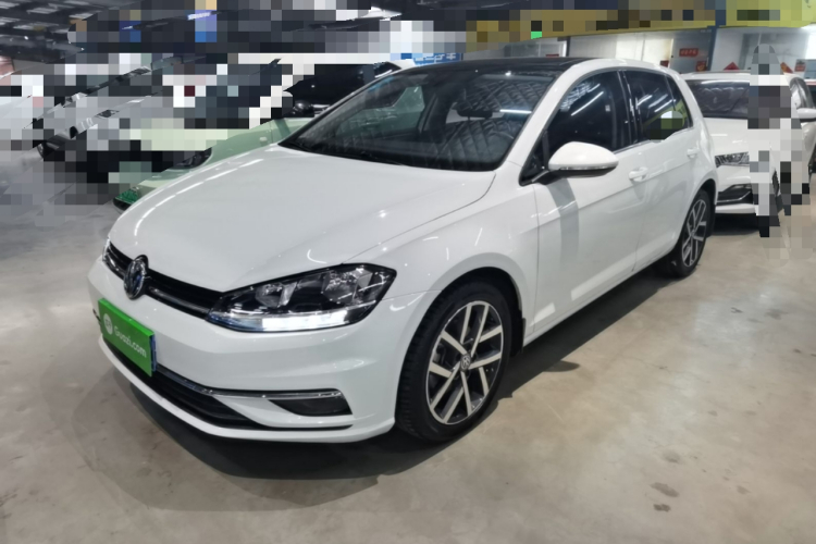 Volkswagen Golf 2020 car image #2