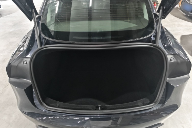 Tesla Model 3 2025 car image #19