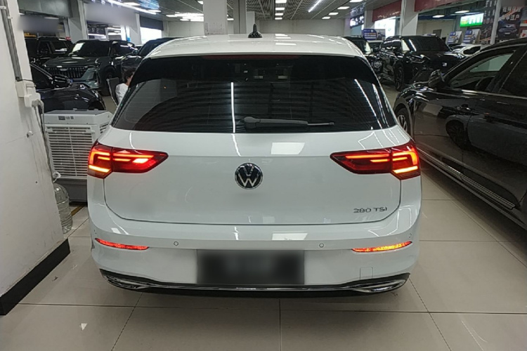 Volkswagen Golf 2020 car image #6