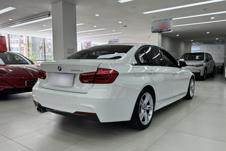 BMW 3 Series 2018 #6 BMW 3 Series 2018 car image #6