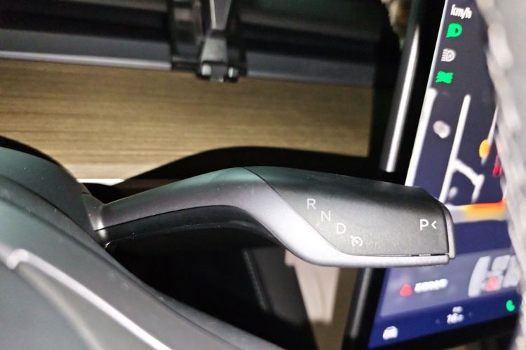 Tesla Model Y 2023 #14 Tesla Model Y 2023 car image #14
