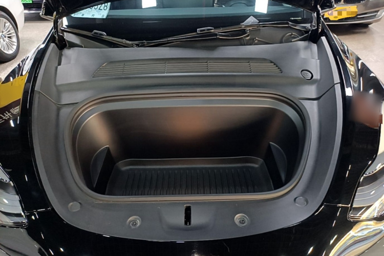 Tesla Model Y 2024 immagine di auto #22
