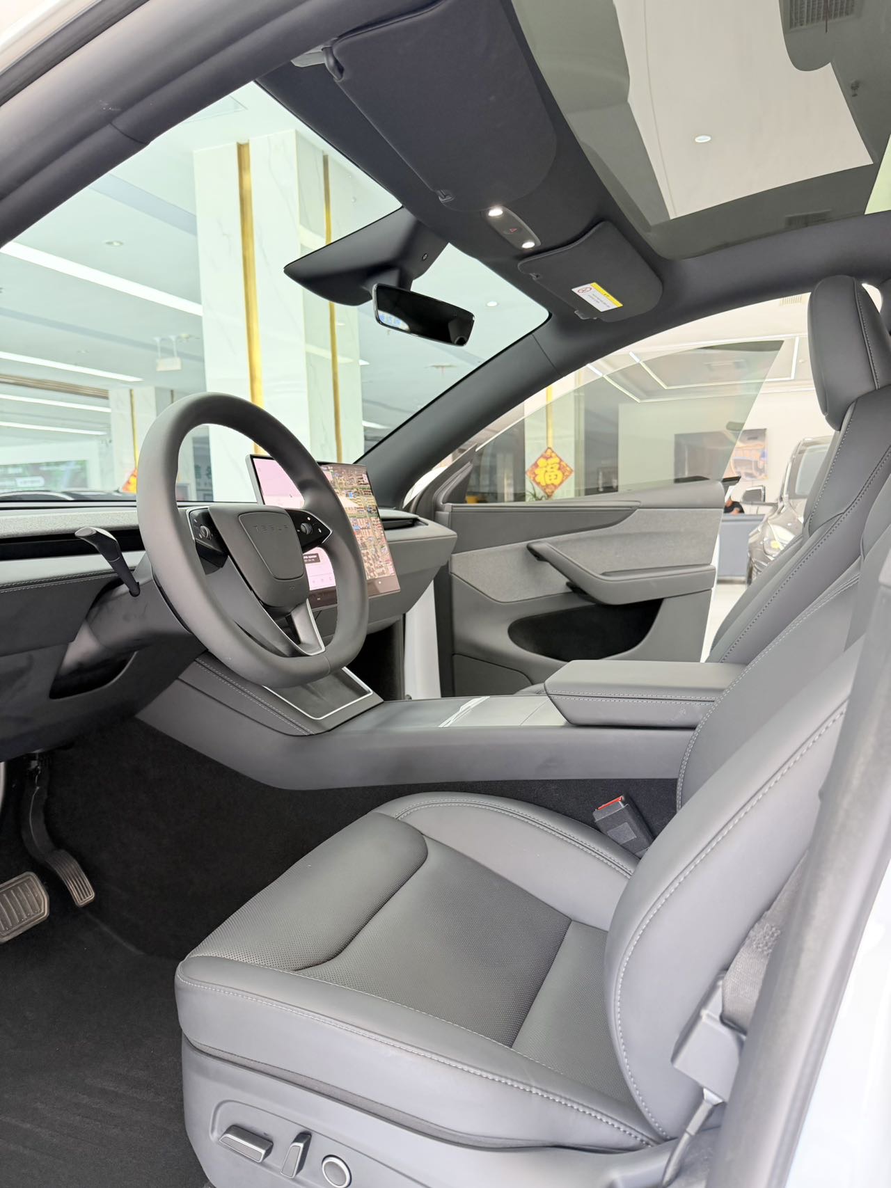 Tesla Model Y 2026 car image #4
