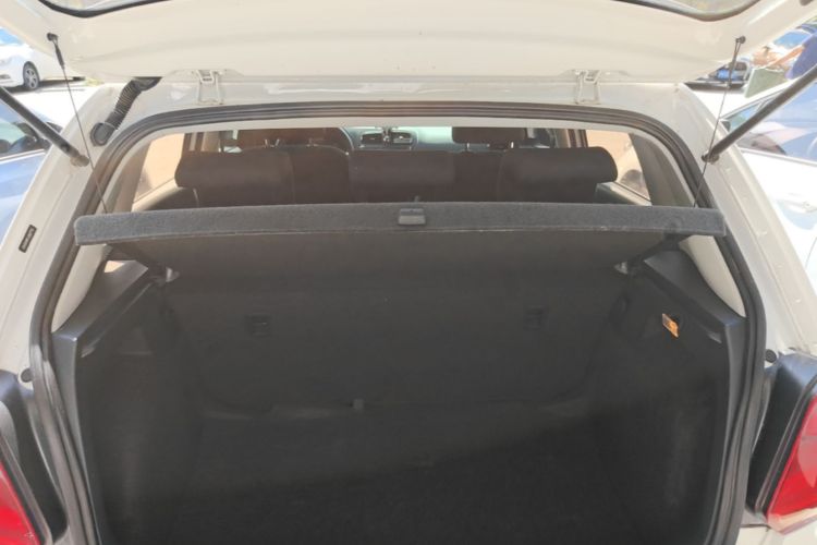 Volkswagen Polo 2018 car image #19
