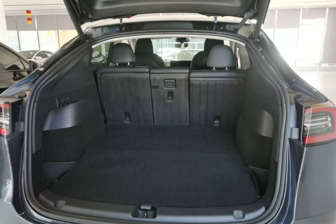 Tesla Model Y 2024 #10 Tesla Model Y 2024 car image #10
