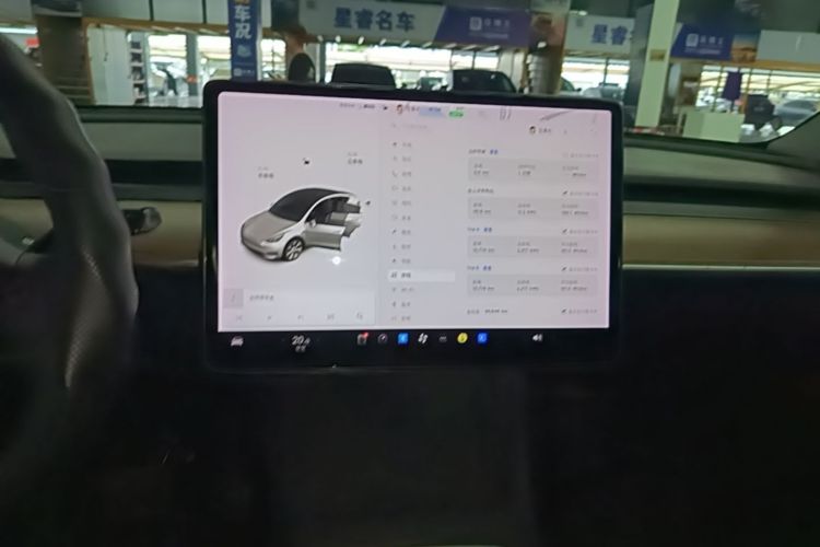 Tesla Model Y 2021 #13 Tesla Model Y 2021 car image #13
