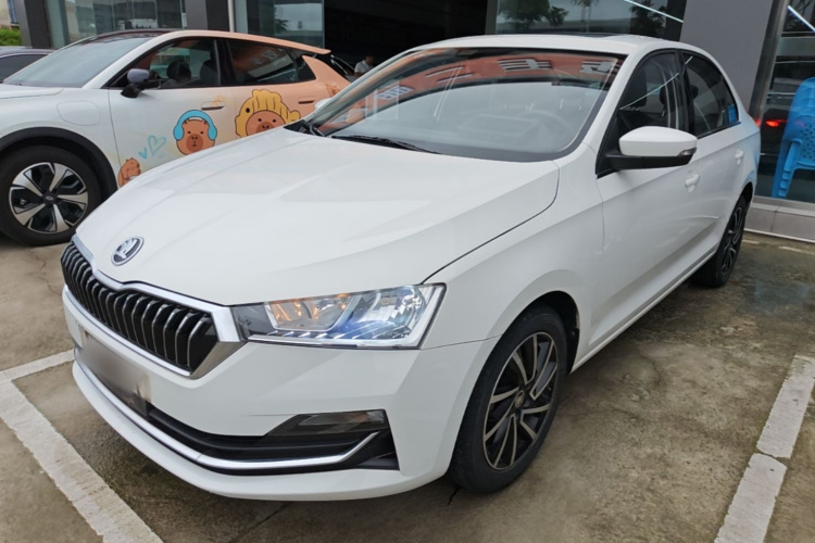 Skoda Rapid 2021 immagine di auto #2