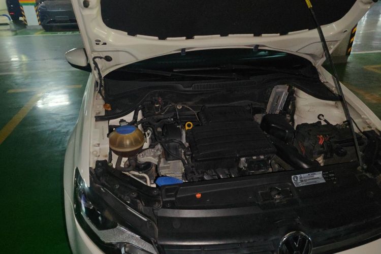 Volkswagen Polo 2016 car image #28