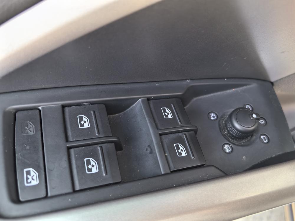 Audi Q3 2019 car image #11