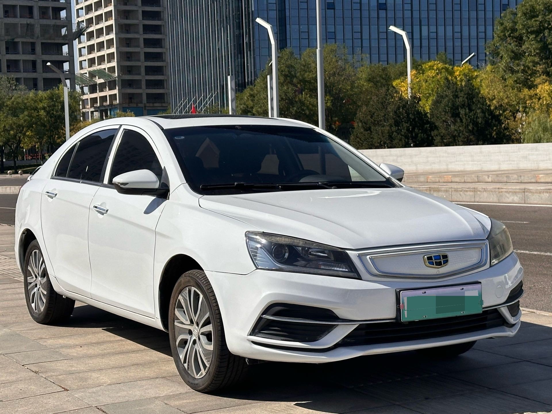 GEELY Emgrand New Energy 2018 image de voiture #3