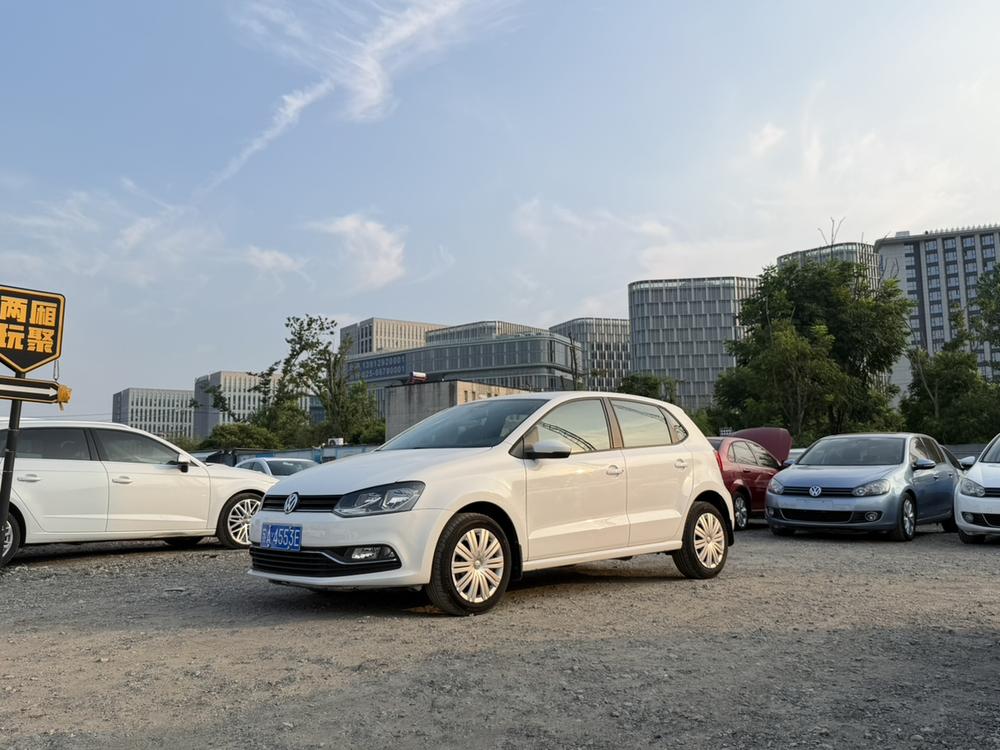 Volkswagen Polo 2016 Volkswagen Polo 2016 car image