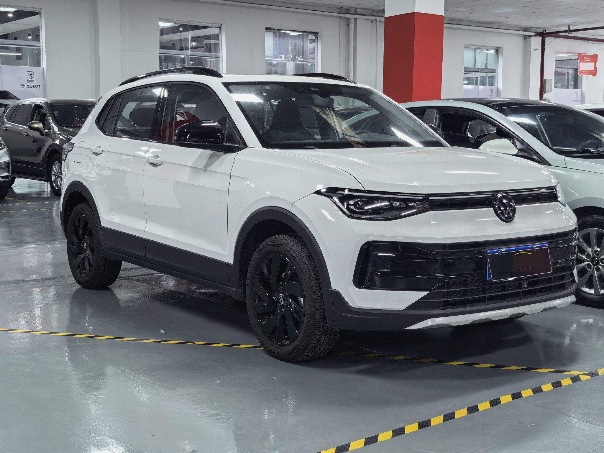 Volkswagen Tharu 2025 car image #3