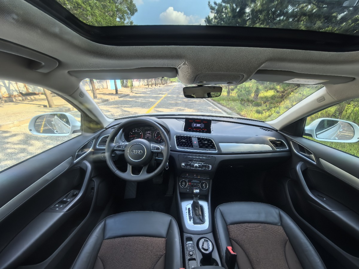 Audi Q3 2017 car image #5