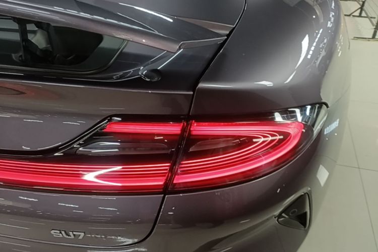 MI SU7 2025 car image #8