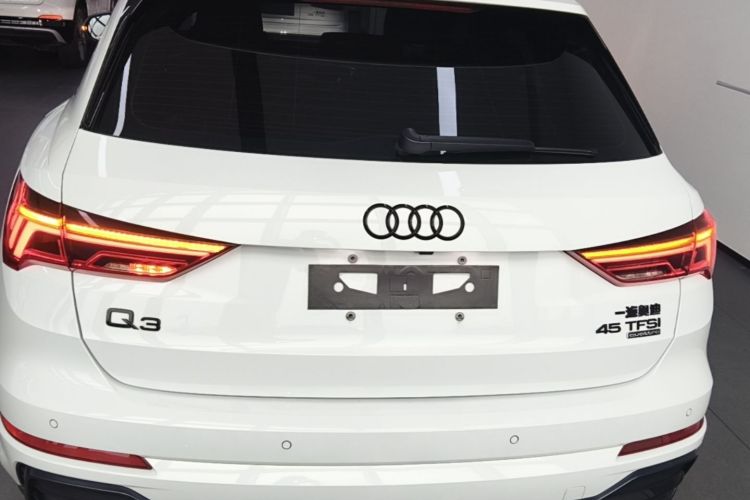 Audi Q3 2023 #6 Audi Q3 2023 car image #6