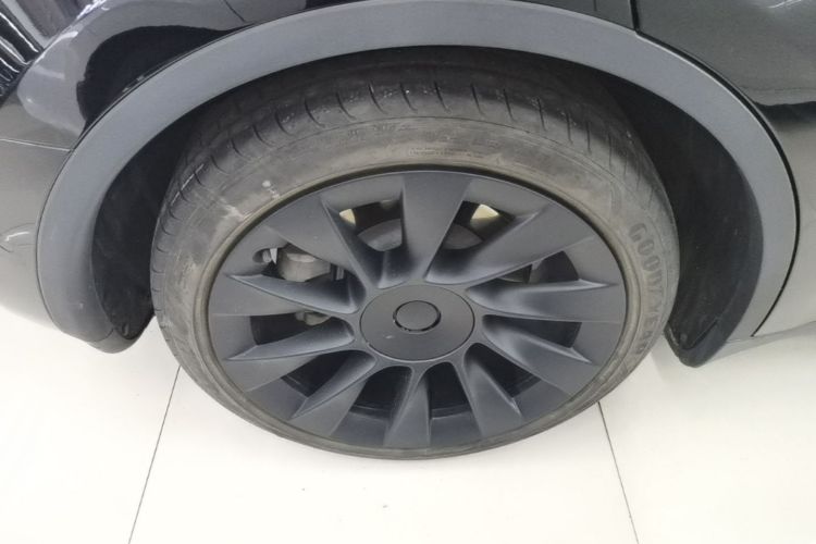 Tesla Model Y 2022 car image #10