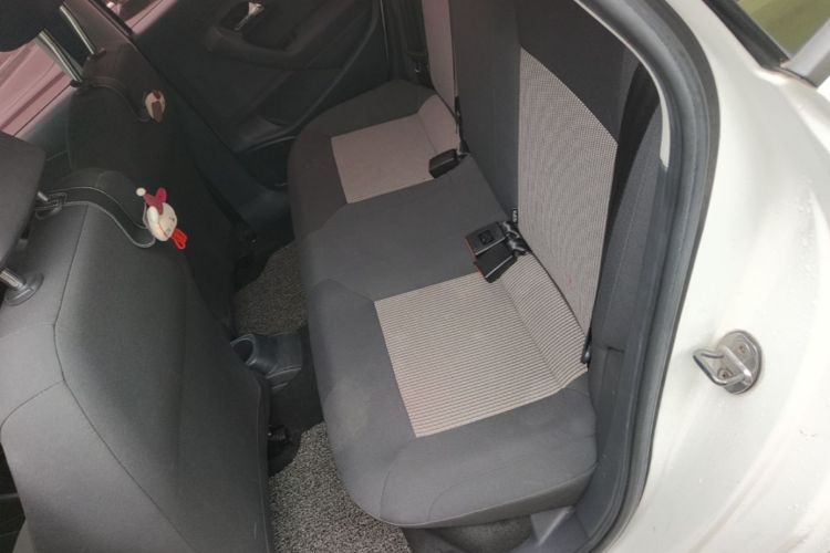 Volkswagen Polo 2019 car image #17