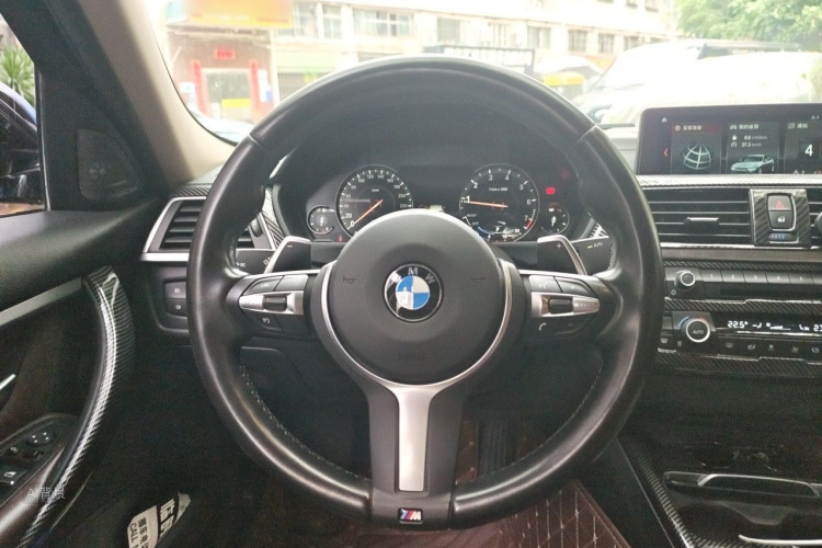 BMW 3 Series 2018 #12 BMW 3 Series 2018 car image #12