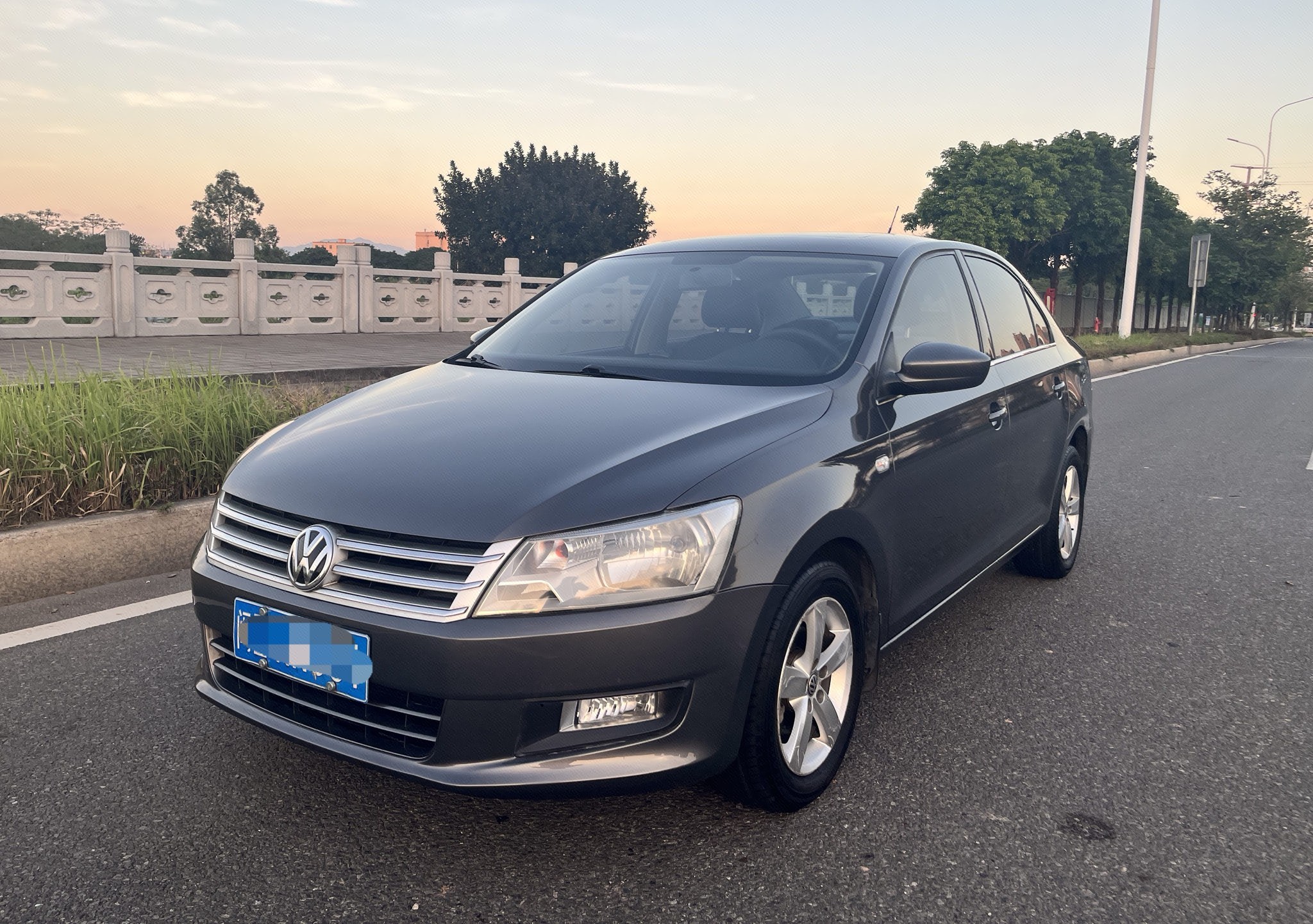 Volkswagen Santana 2015 car image 