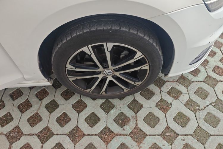 Volkswagen Golf 2017 car image #9