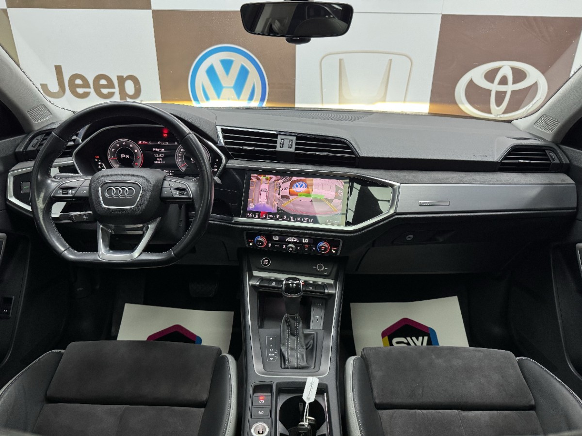 Audi Q3 2022 car image #9
