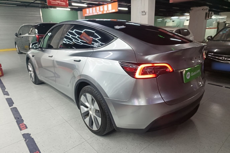 Tesla Model Y 2022 car image #5