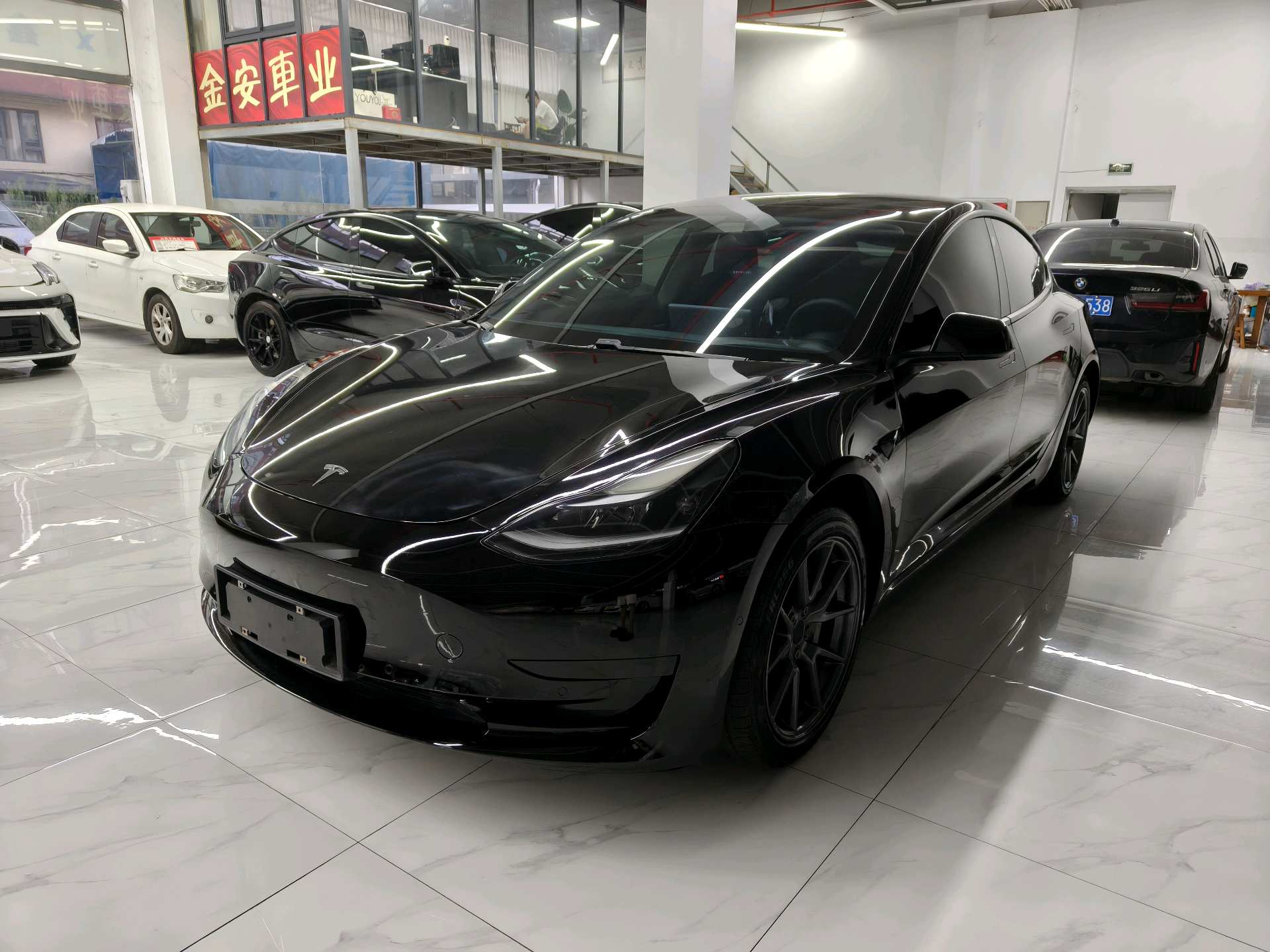 Tesla Model 3 2021 immagine di auto 