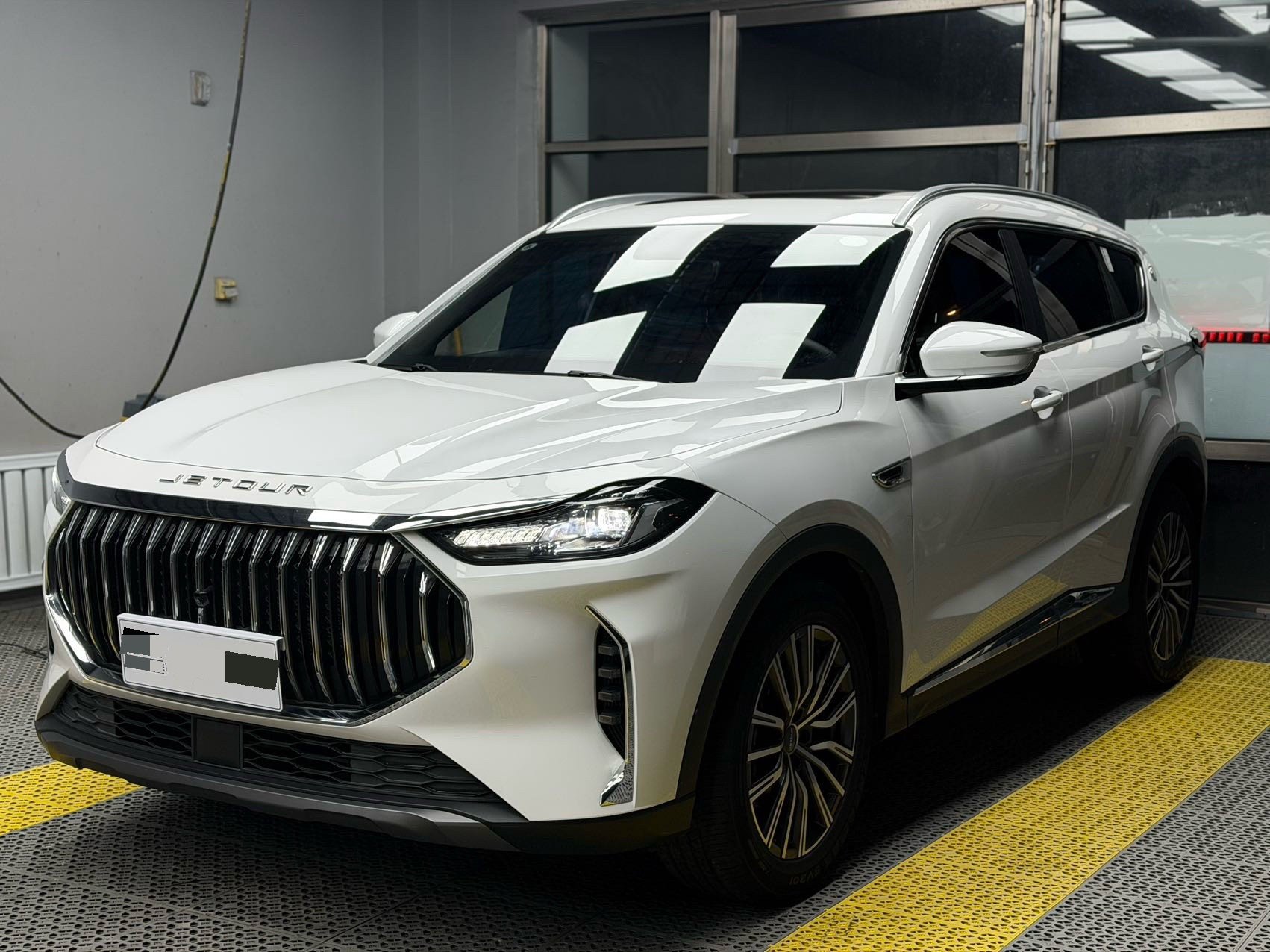 Jetour X70 PLUS 2023 car image 
