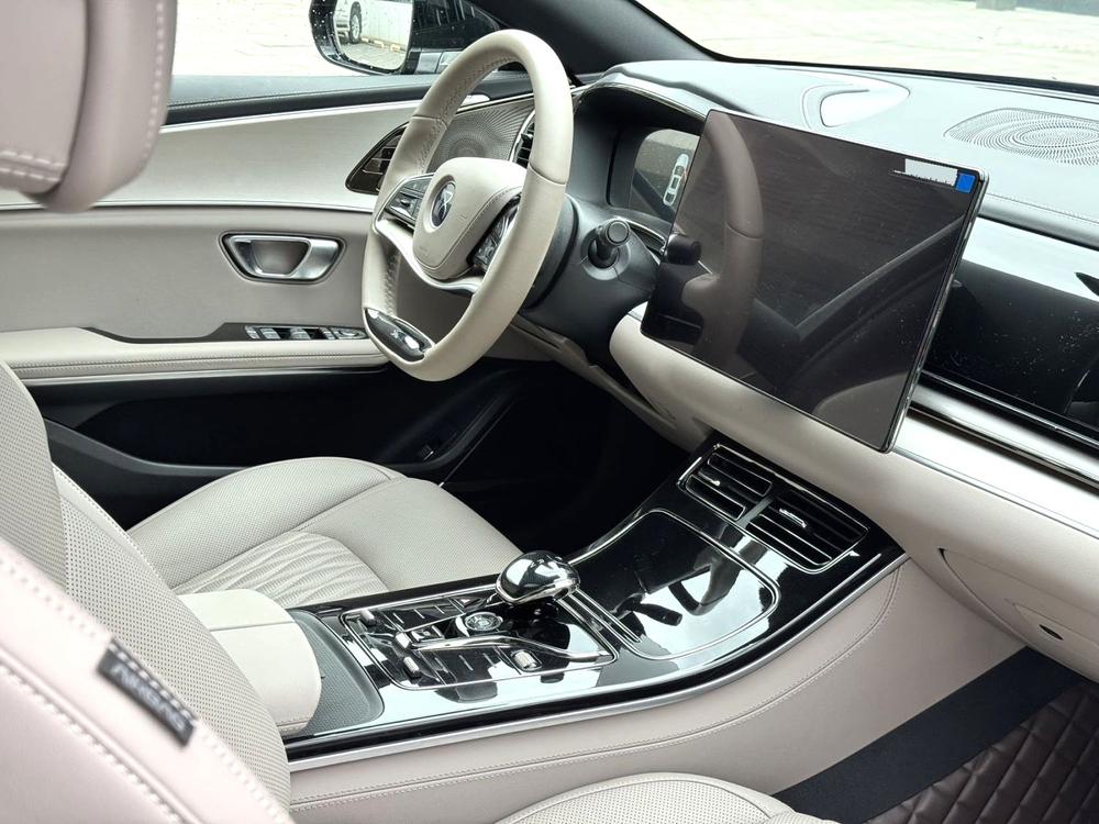 BYD Han 2024 car image #16