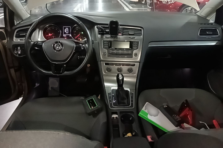 Volkswagen Golf 2015 car image #10