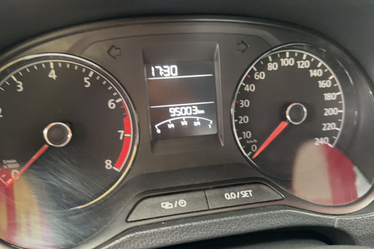 Volkswagen Polo 2016 car image #8