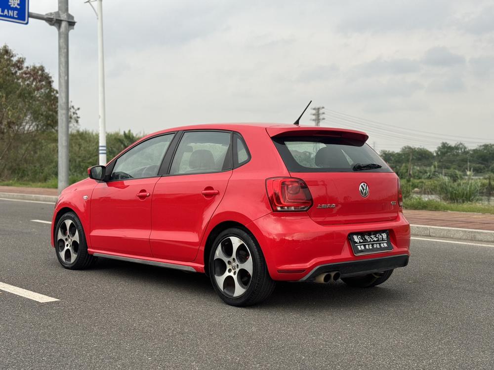 Volkswagen Polo 2014 car image #5