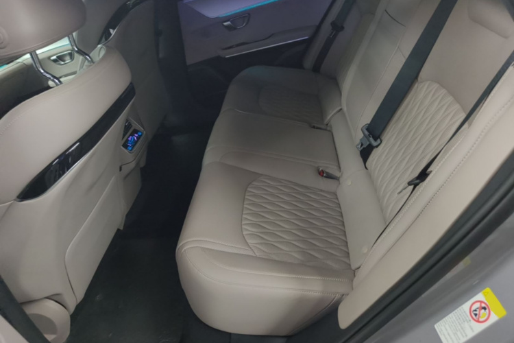 BYD Han 2024 immagine di auto #13