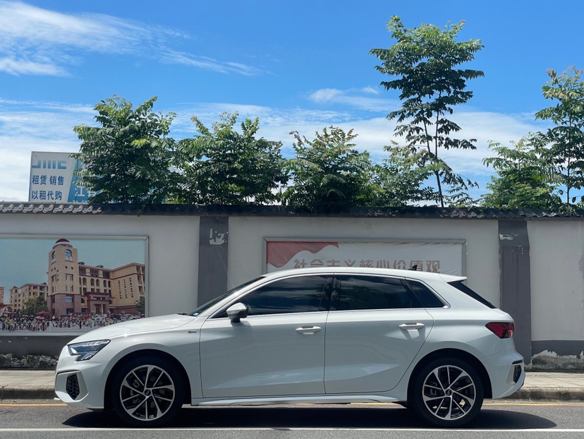 Audi A3 2022 car image #4